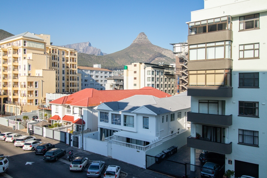 2 Bedroom Property for Sale in Sea Point Western Cape